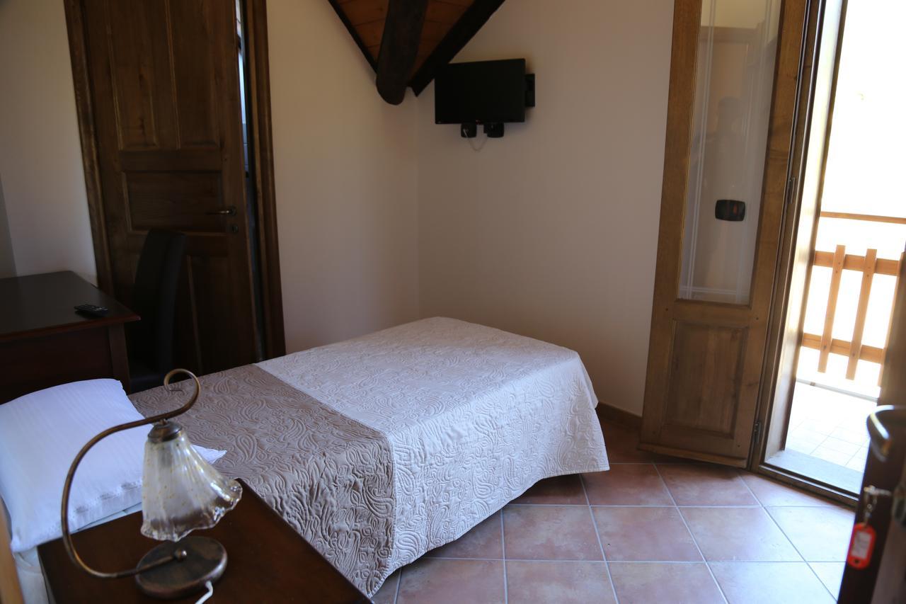 Agriturismo Pirara Sant'Angelo  Exteriör bild